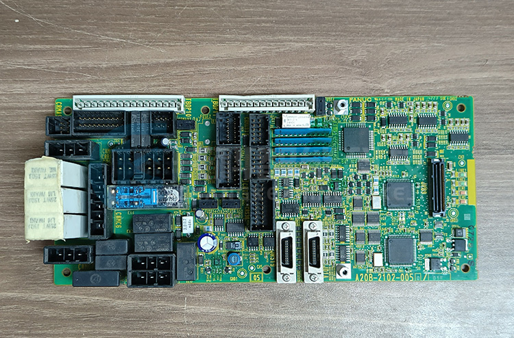 發(fā)那科機器人IO通訊板A20B-2102-0050/05F